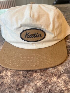 Katin Two-Tone Canvas Cap in Cream & Tan